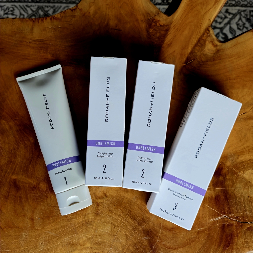 Rodan + Fields Unblemish Skincare Set - White
